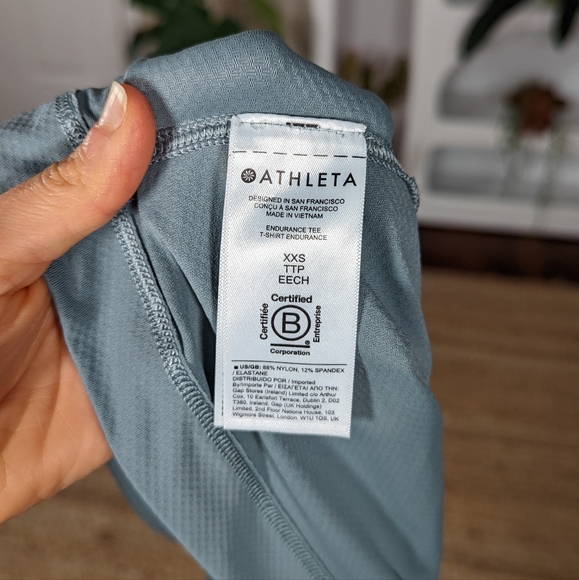 🚫 Clothing Swapped - Athleta Momentum Seamless Tee - Picture 9 of 9